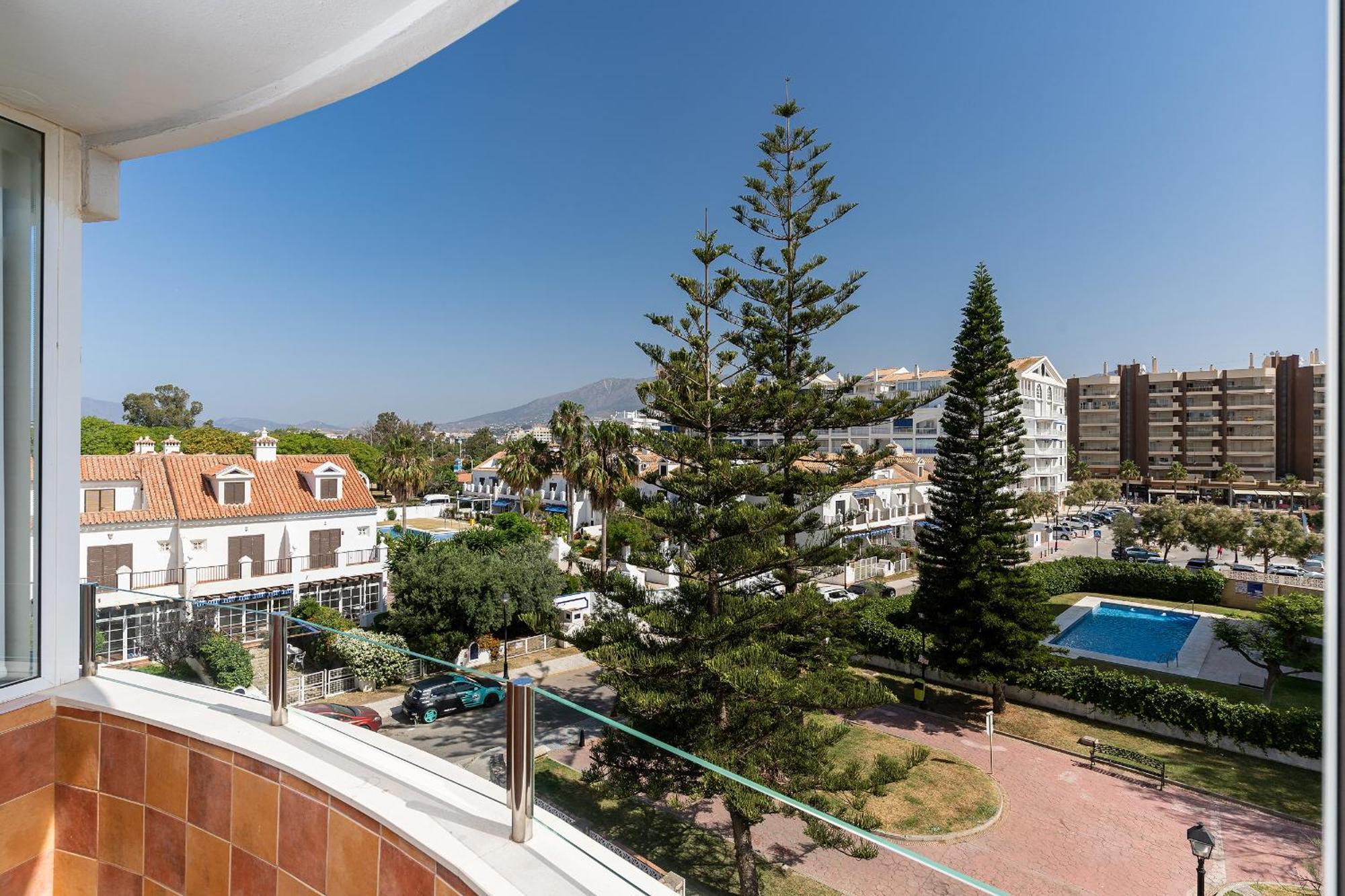 Blonzu Dominicana Fuengirola Dış mekan fotoğraf